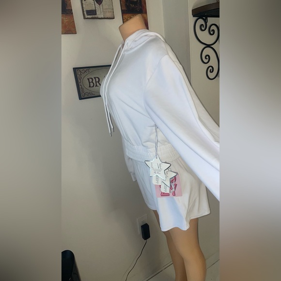 NWT COZY SET SHORT & HOODIE WHITE SIZE XL - Picture 4 of 10